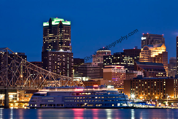 St. Louis Skyline with the Admiral